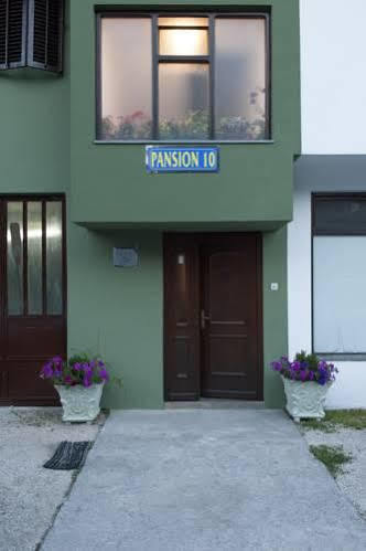 Guest House Pansion 10 เซทินเจ ภายนอก รูปภาพ
